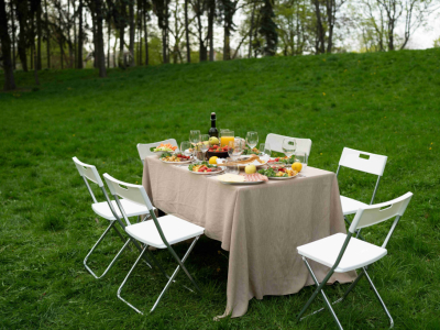 180 cm kokkupandav laud: kui palju inimesi mahub sinna ja kellele see kõige pare